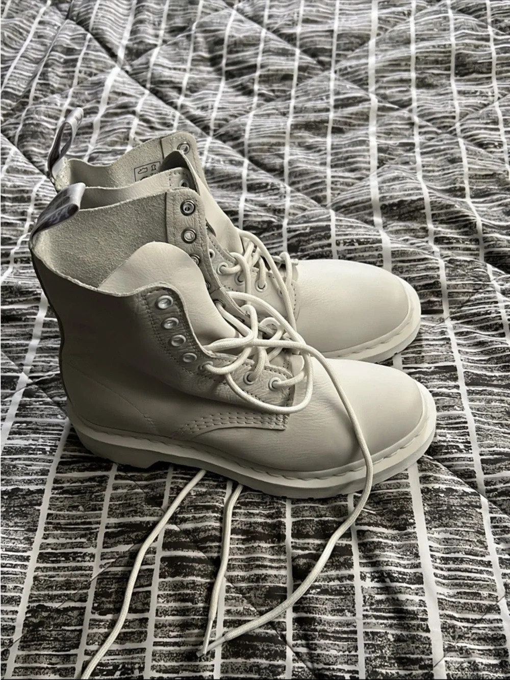 Dr. Martens White Lace-Up Leather Boots - Picture 3 of 7